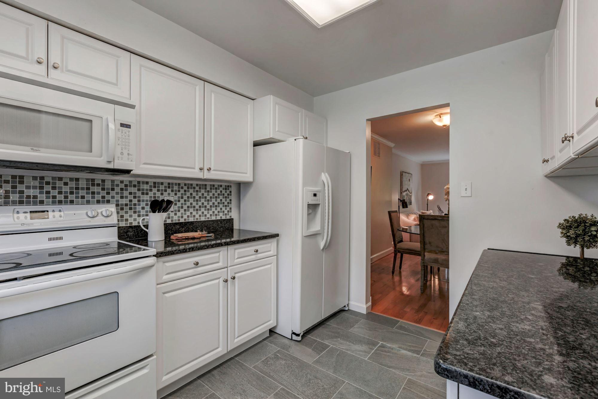 DOMINION SQUARE - Residential