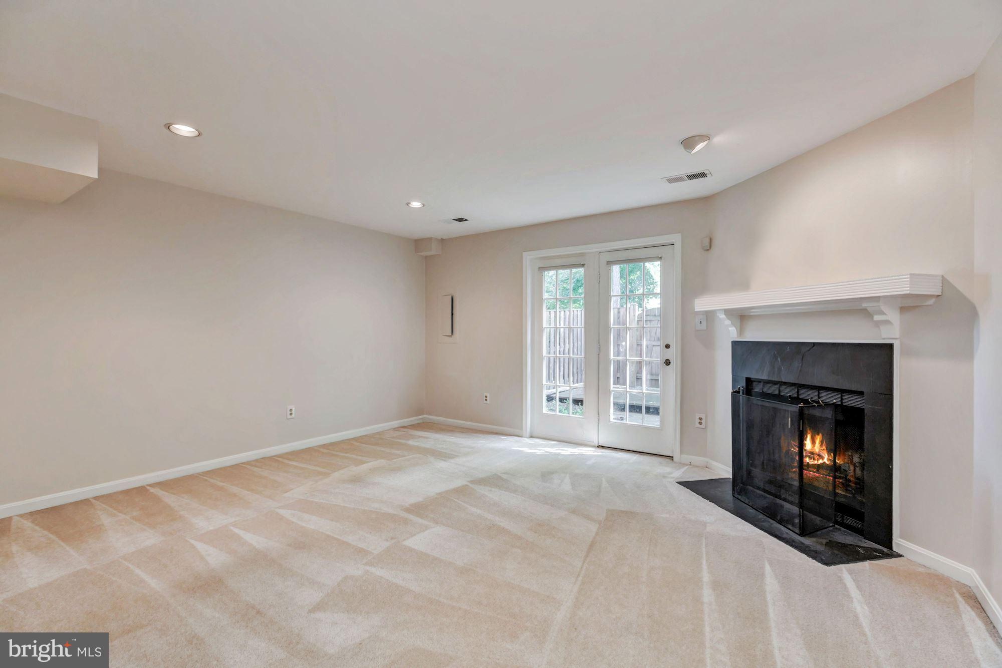 DOMINION SQUARE - Residential