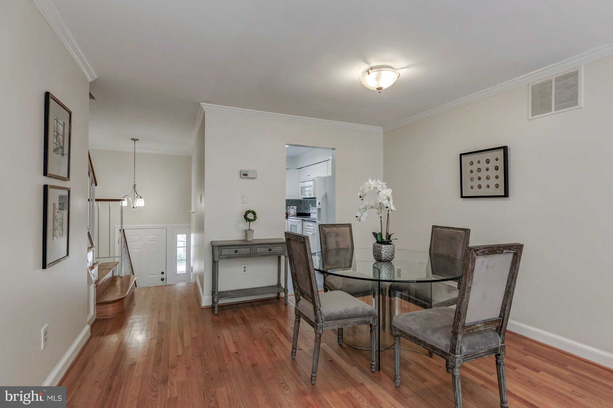 DOMINION SQUARE - Residential