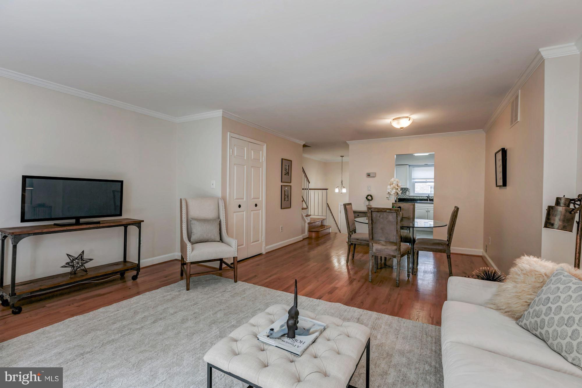 DOMINION SQUARE - Residential