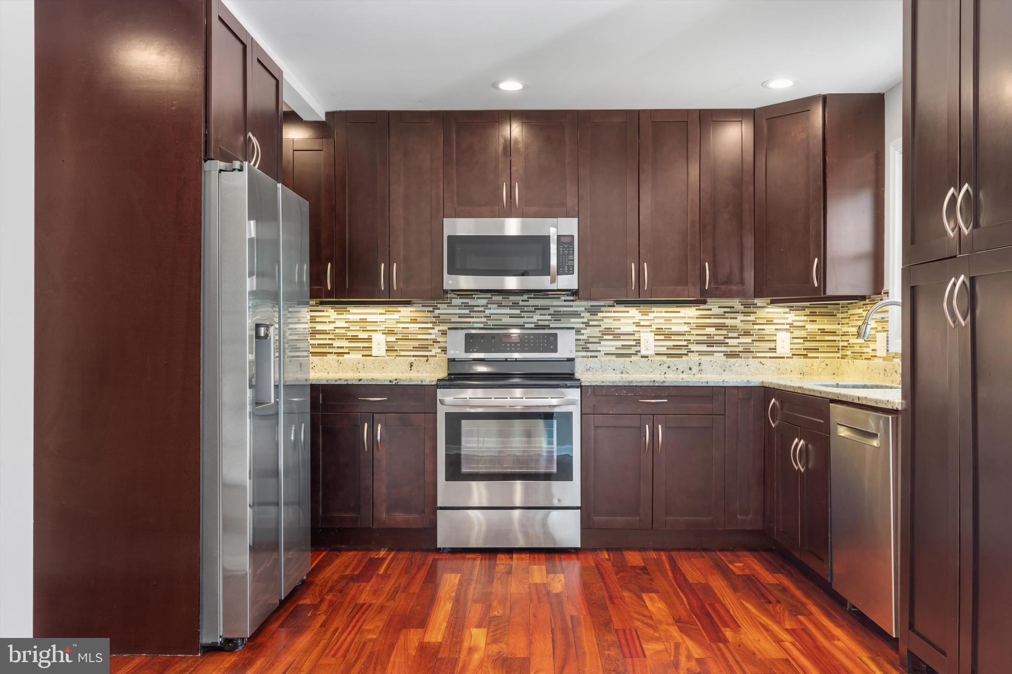 BAR HARBOR MANOR - Residential