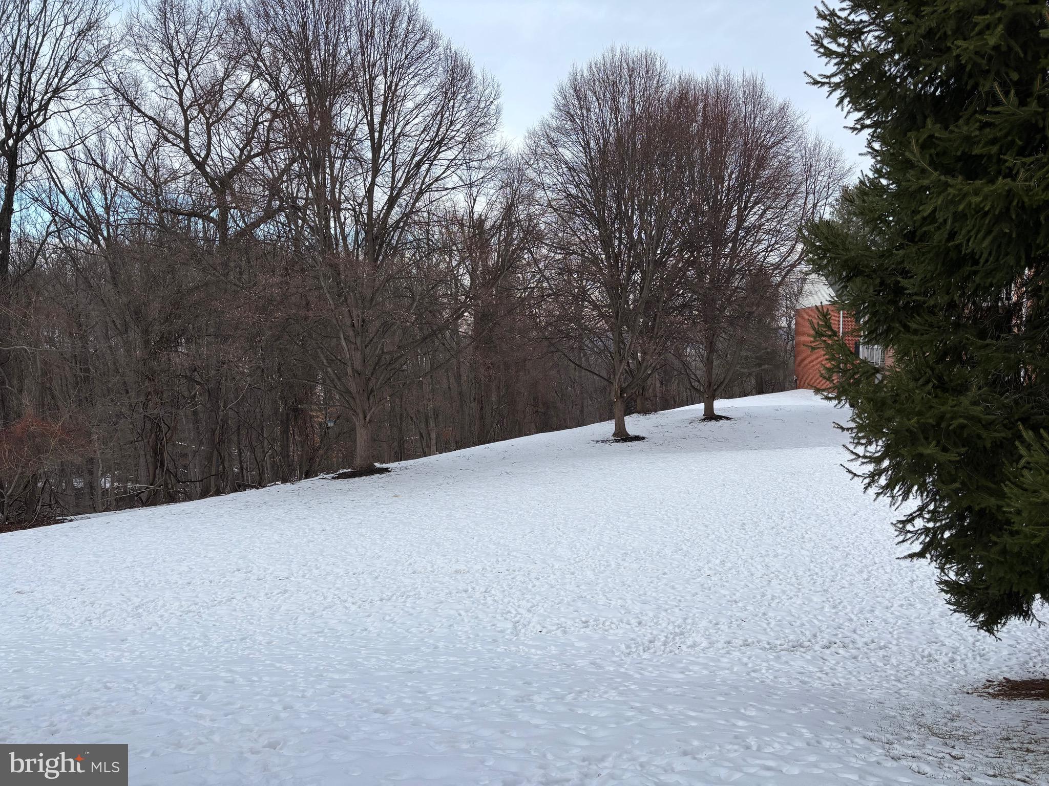 HOLLY HALL - Residential