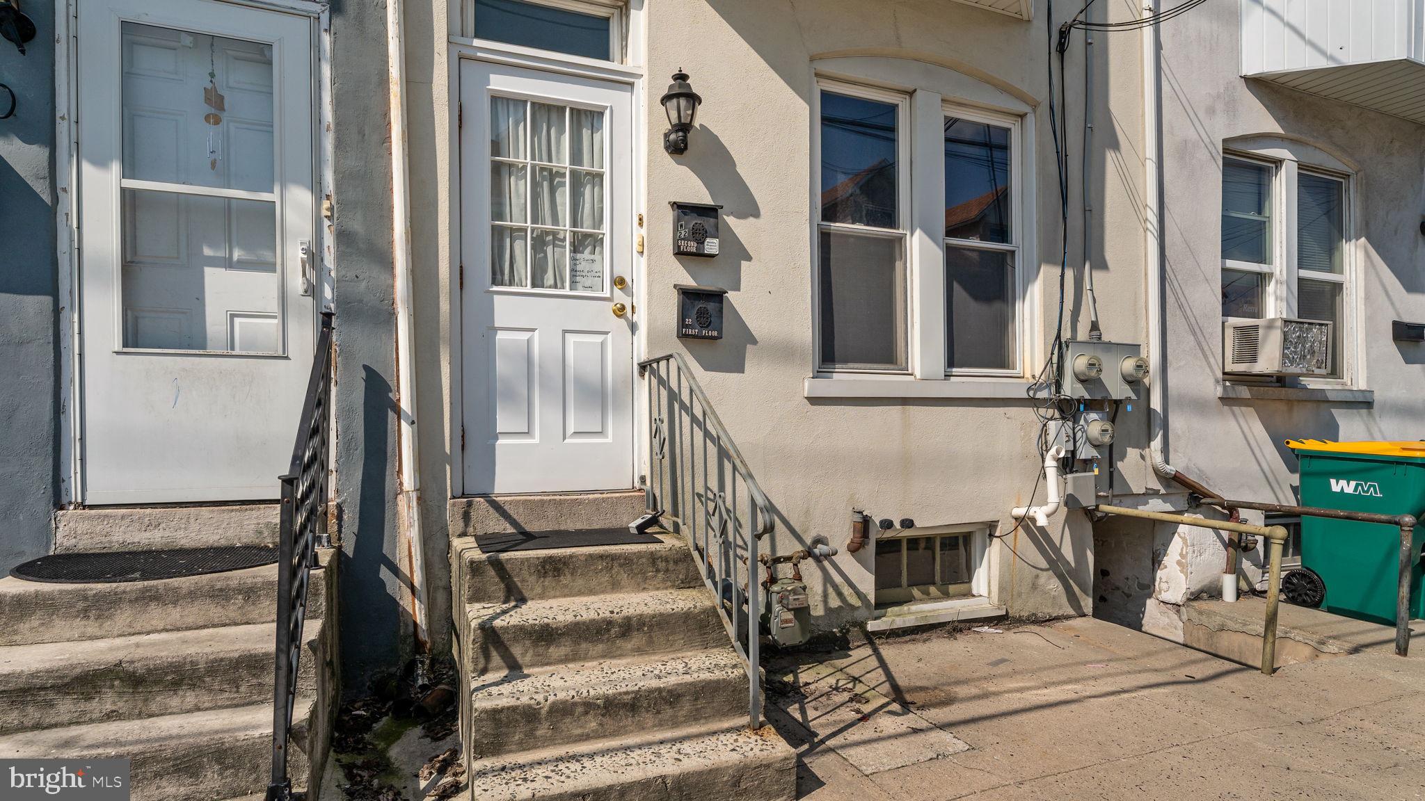 22 W 5TH STREET