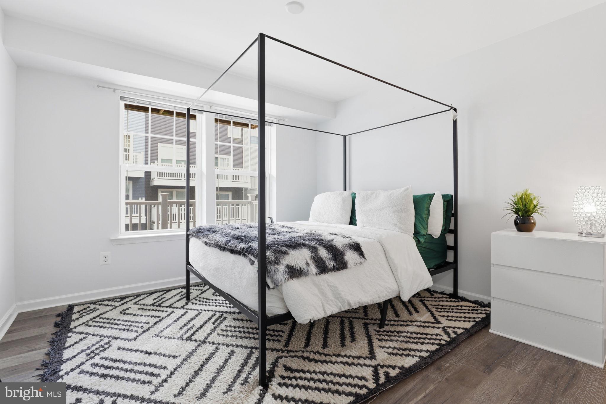 METRO POINTE - Residential