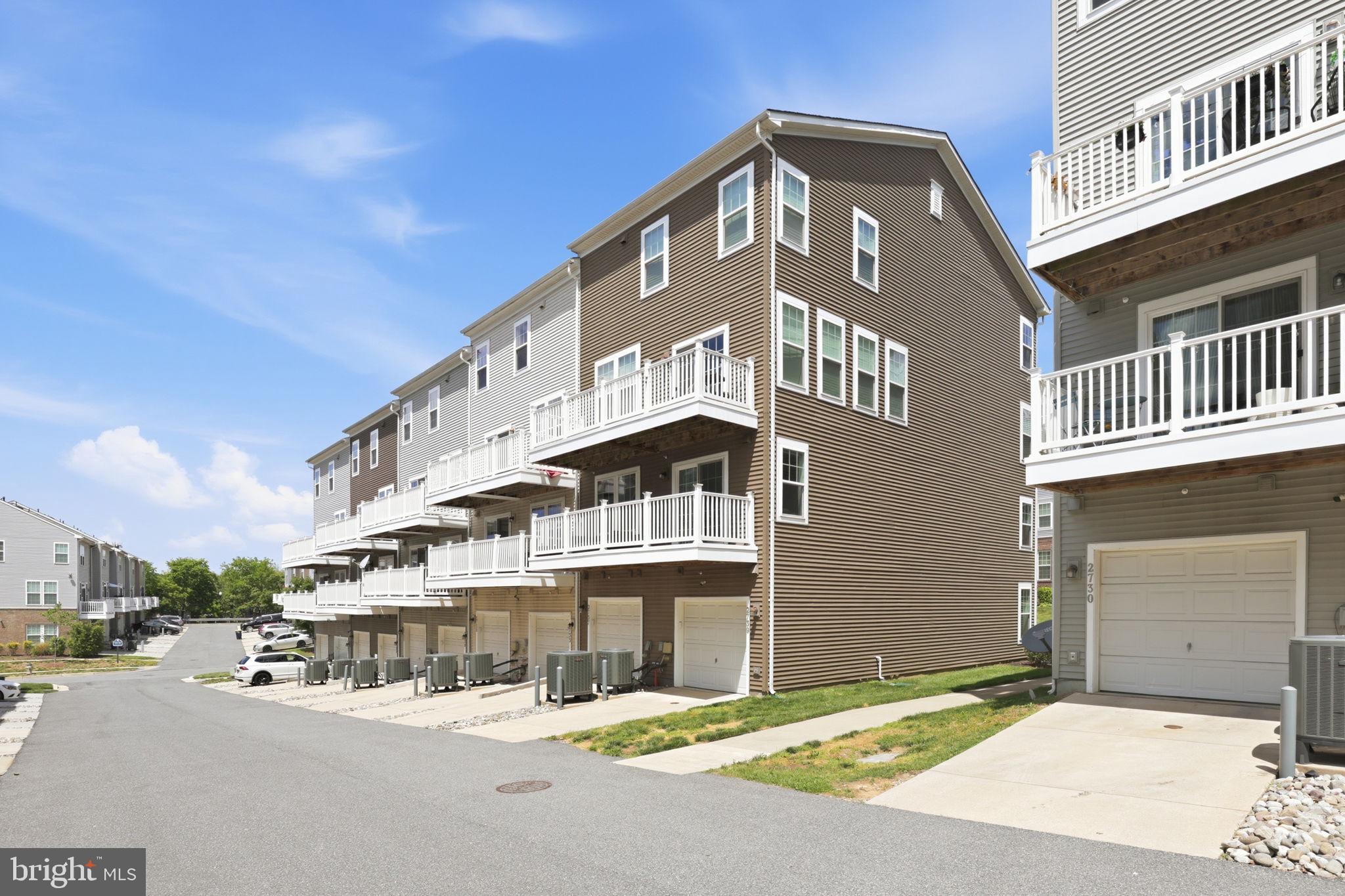 METRO POINTE - Residential