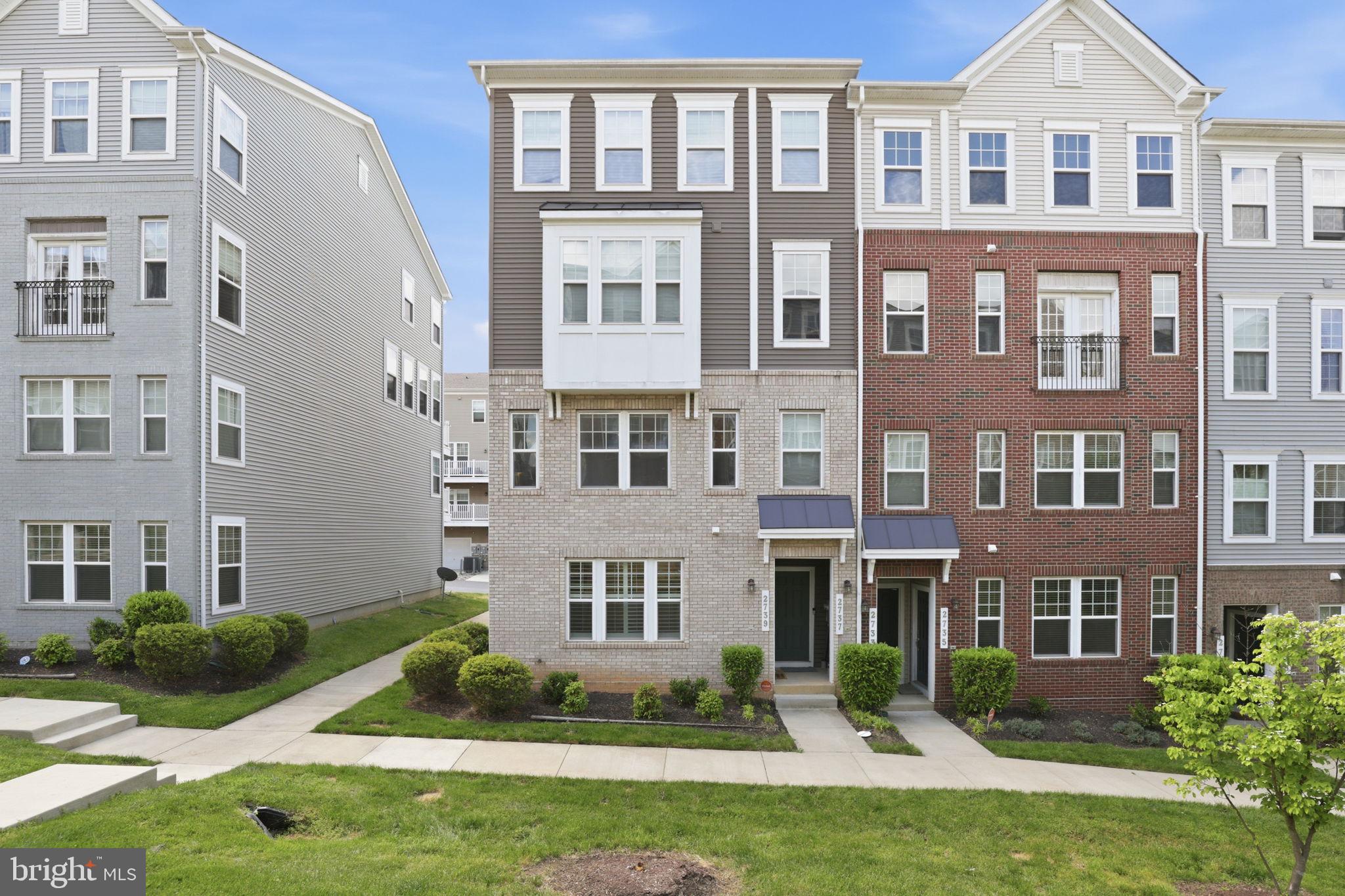 METRO POINTE - Residential