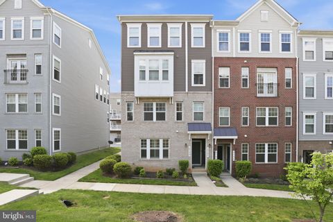 Photo of 2739 Pinebrook Road, LANDOVER, MD 20785 (MLS # MDPG2199626)