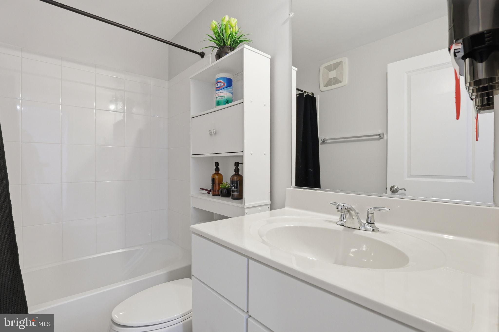 METRO POINTE - Residential