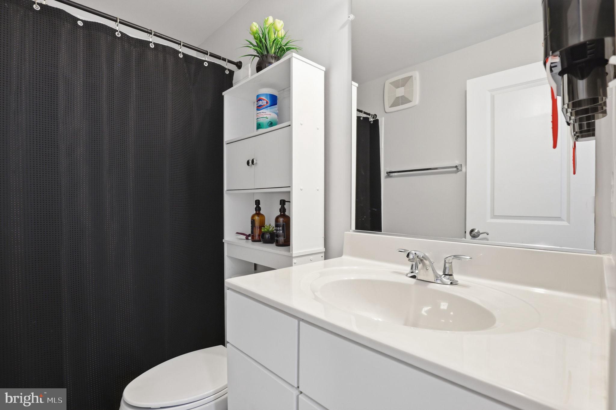 METRO POINTE - Residential