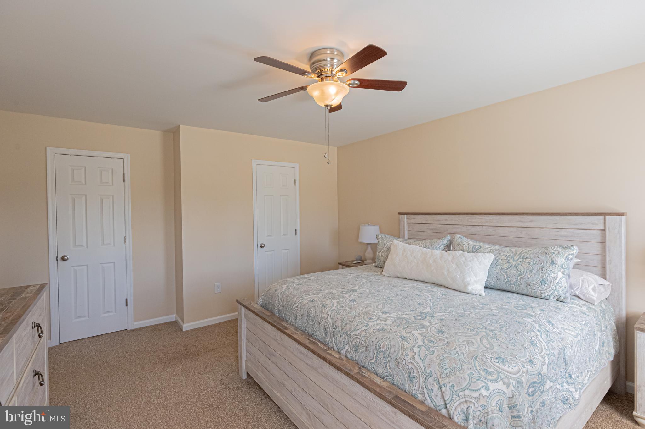 LAKE CAROLINE - Residential