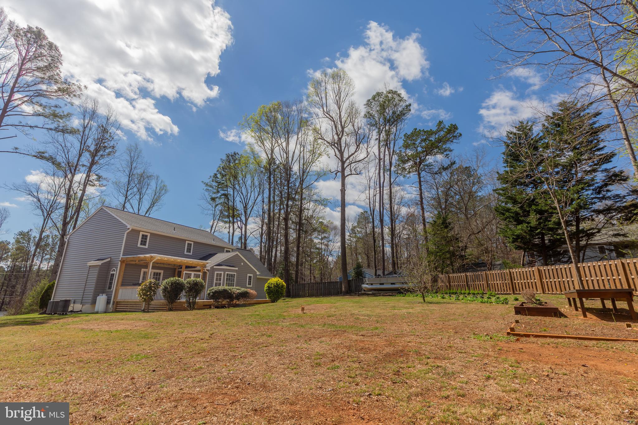 LAKE CAROLINE - Residential