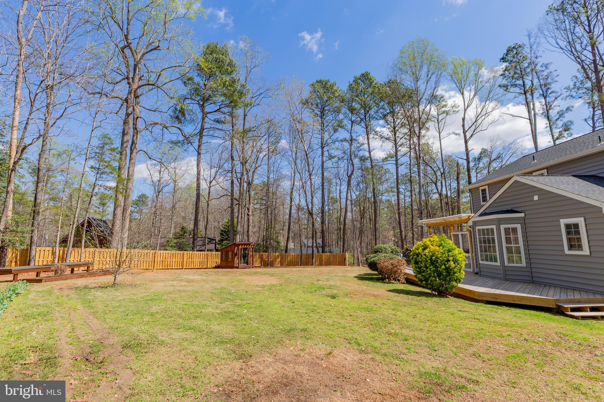 LAKE CAROLINE - Residential