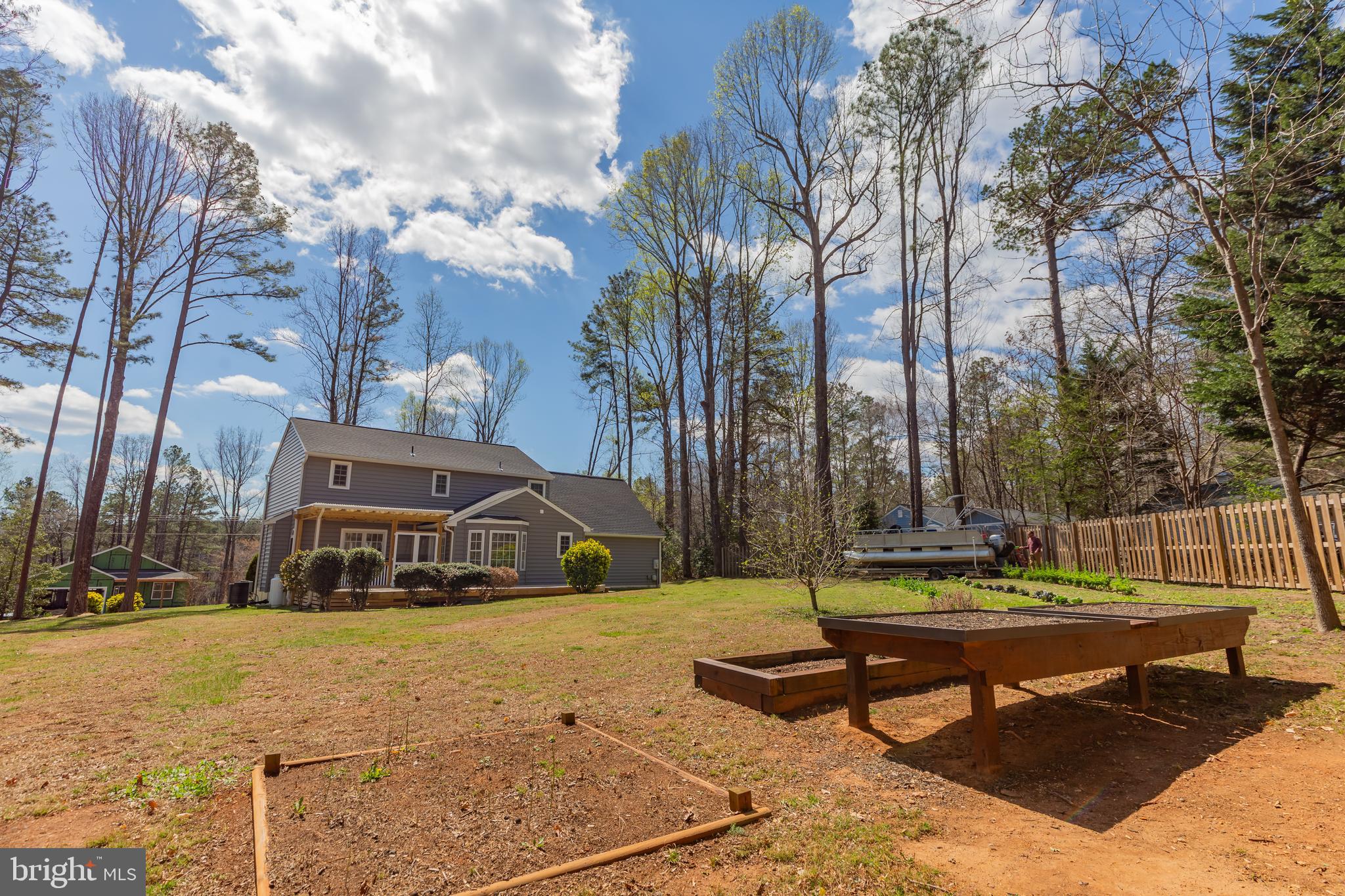 LAKE CAROLINE - Residential