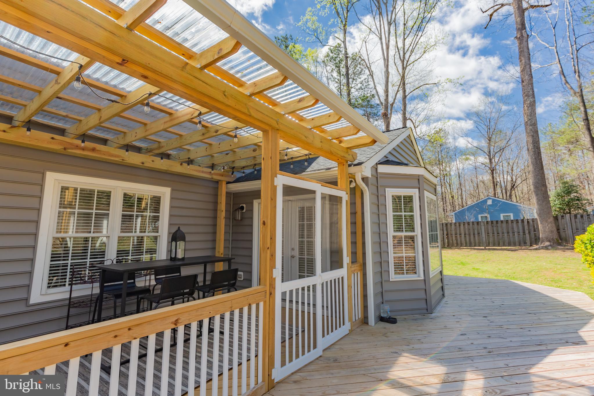 LAKE CAROLINE - Residential