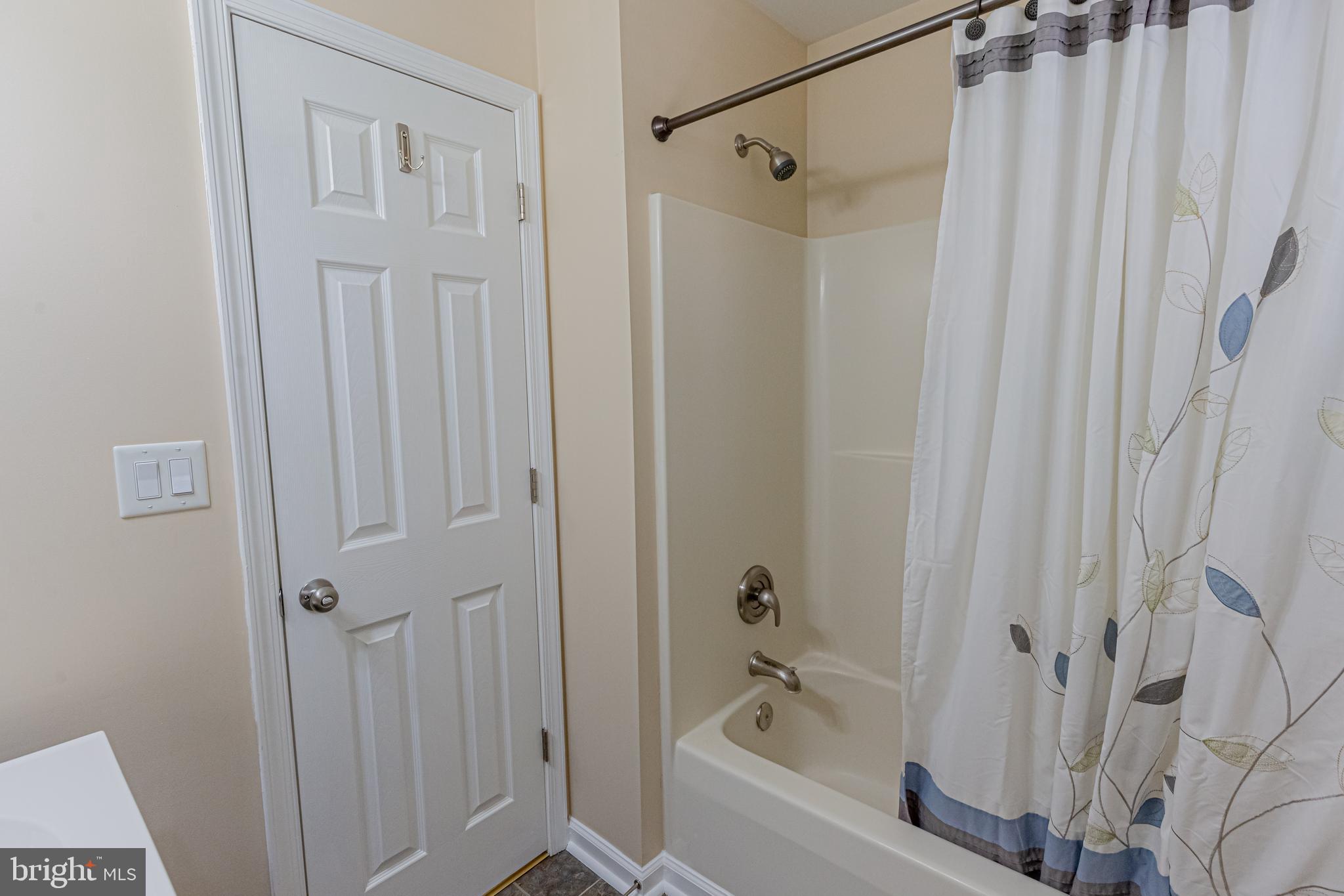 LAKE CAROLINE - Residential