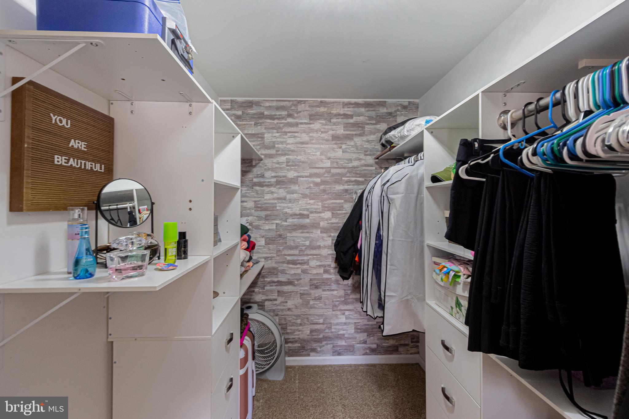 LAKE CAROLINE - Residential