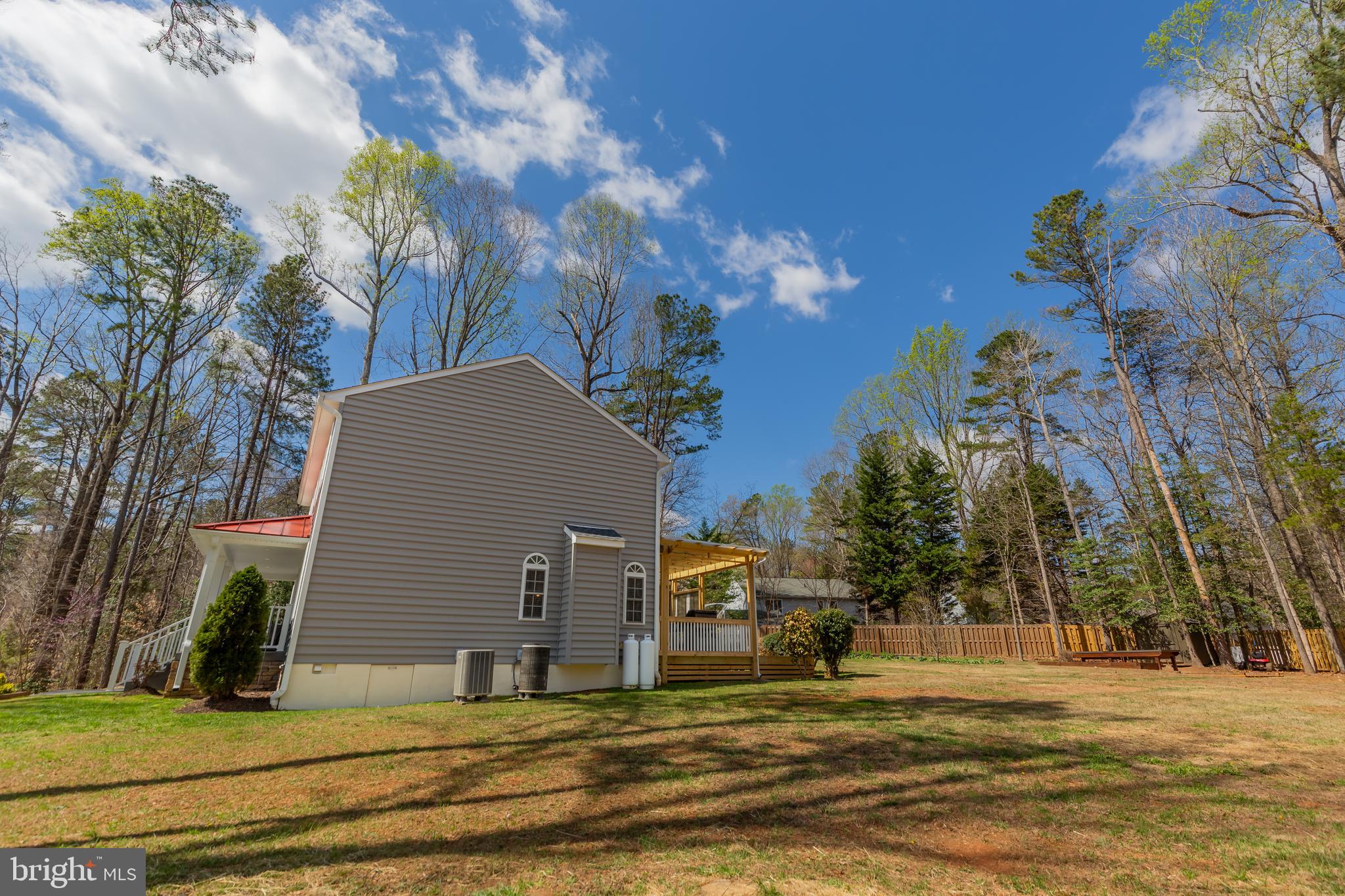 LAKE CAROLINE - Residential