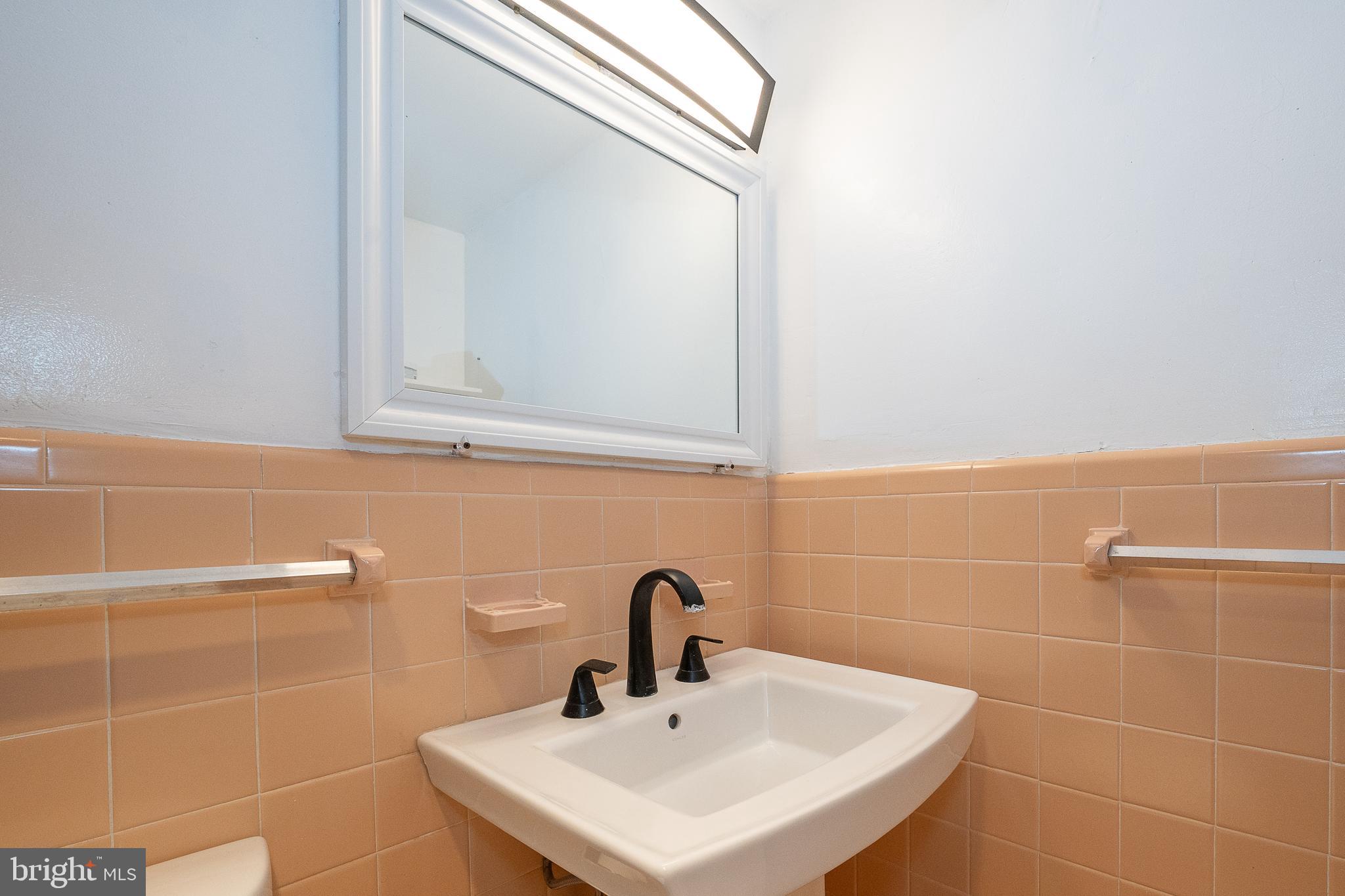 ELKINS PARK HOUSE - Residential