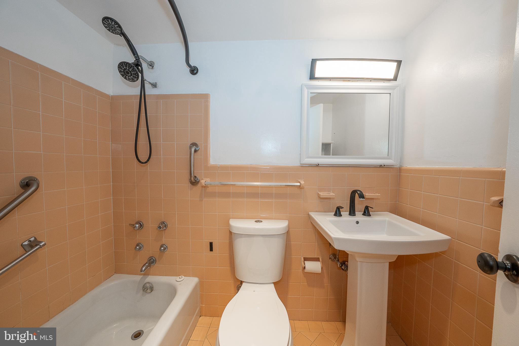 ELKINS PARK HOUSE - Residential