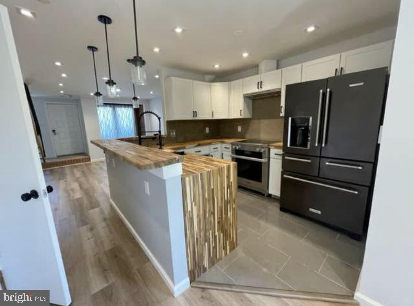 2433 18TH STREET NE 2433