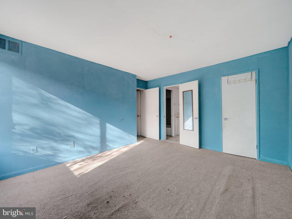 VOM VILLAGE CENTER - Residential