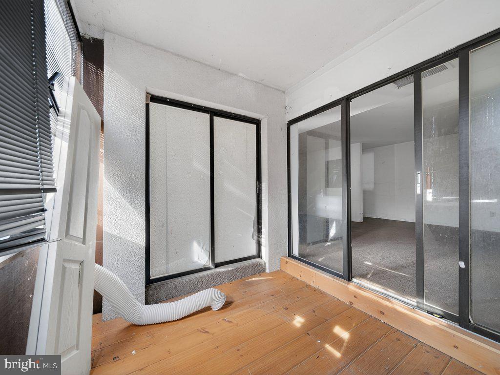 VOM VILLAGE CENTER - Residential