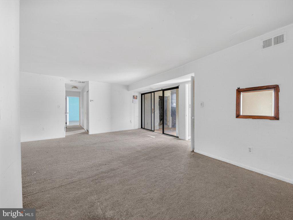 VOM VILLAGE CENTER - Residential