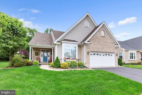 10 Daisy Court, Marlton, NJ MLS: NJBL2087330