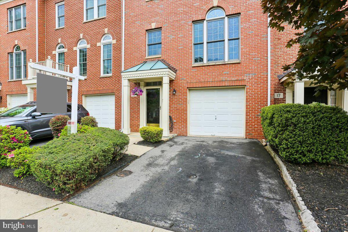 19 BLUE HOSTA WAY