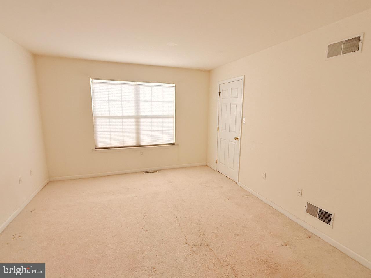 COUNTRY MEADOWS - Residential