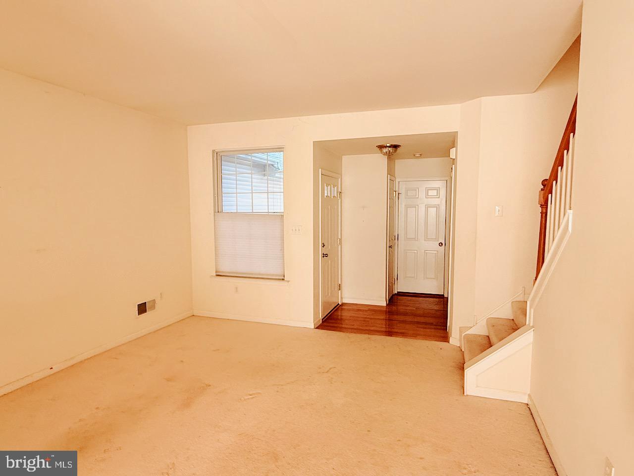 COUNTRY MEADOWS - Residential