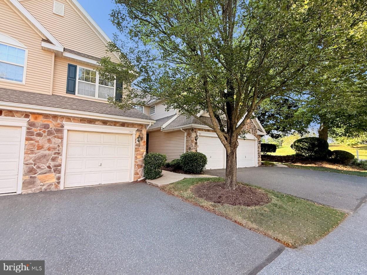 COUNTRY MEADOWS - Residential