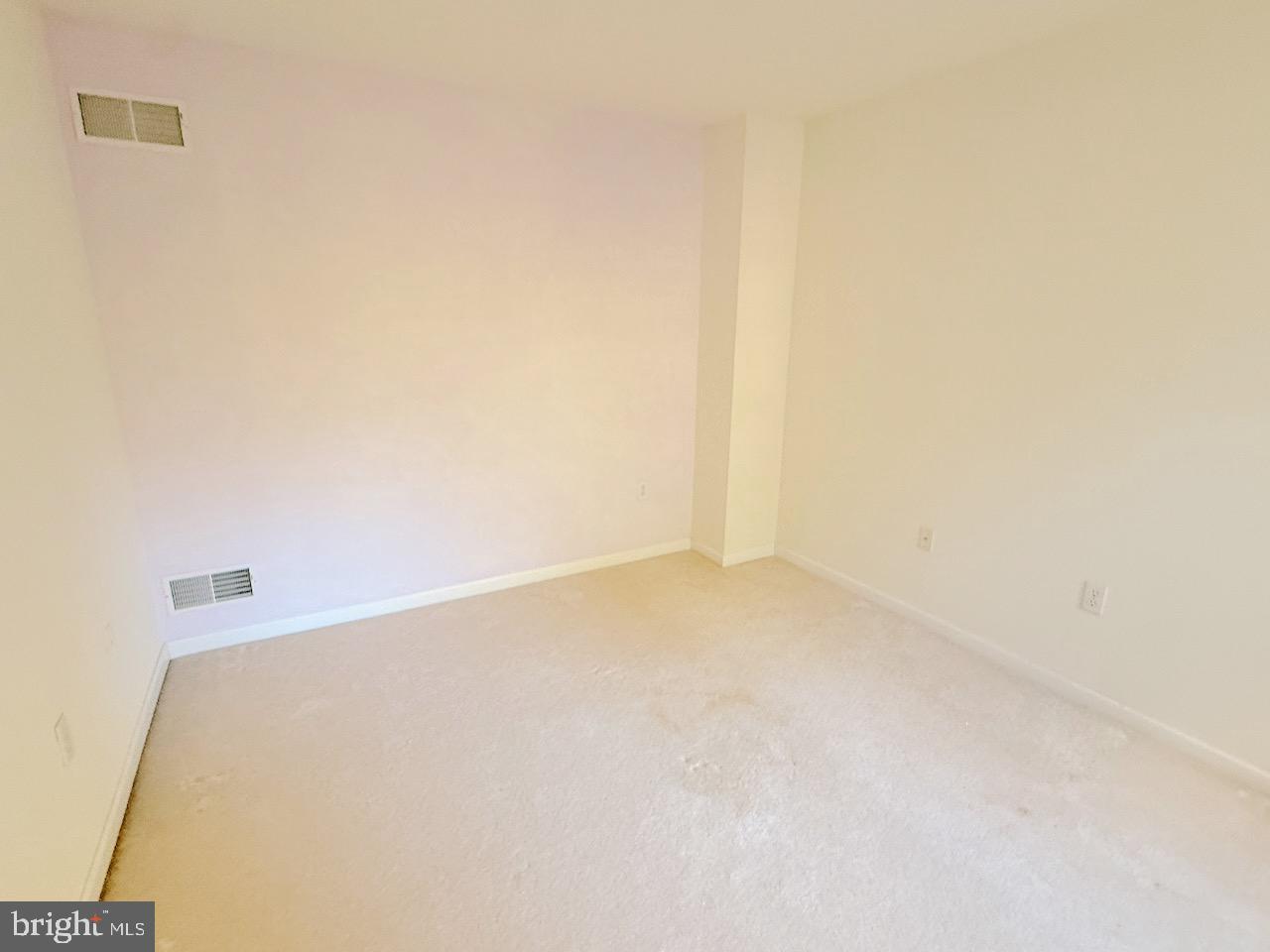 COUNTRY MEADOWS - Residential