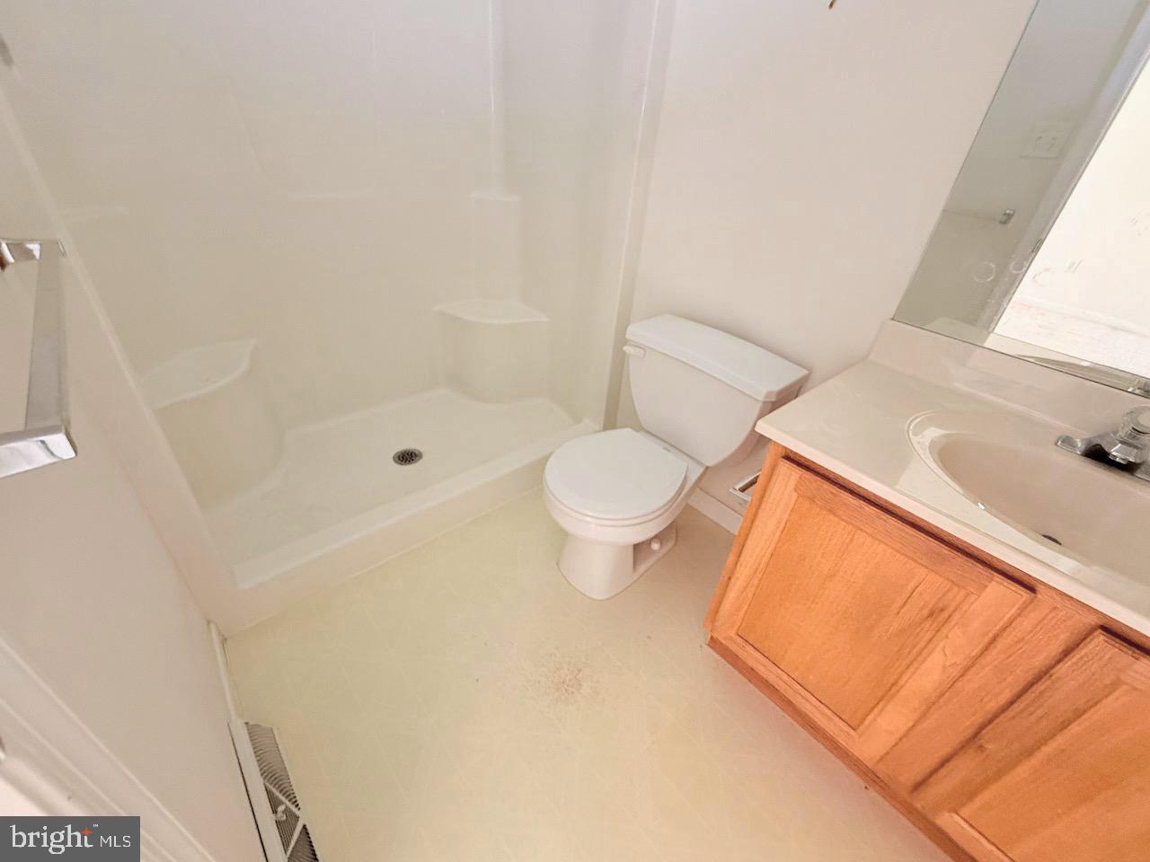 COUNTRY MEADOWS - Residential