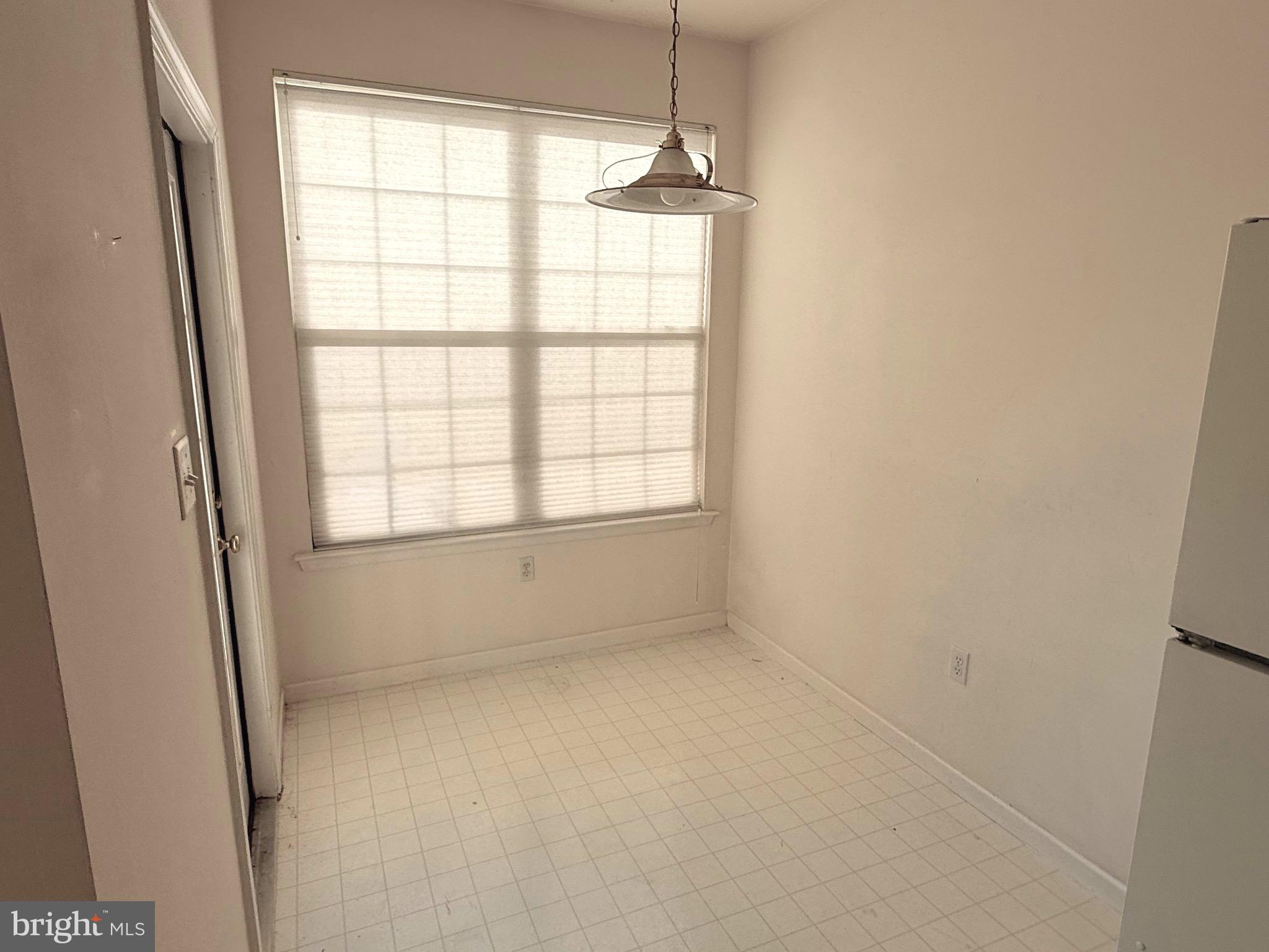 COUNTRY MEADOWS - Residential