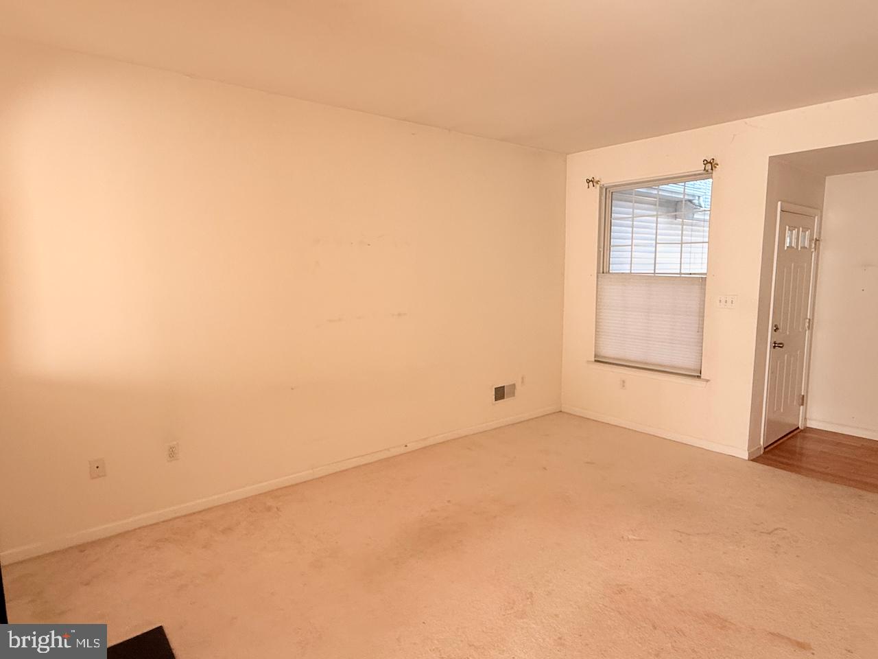 COUNTRY MEADOWS - Residential