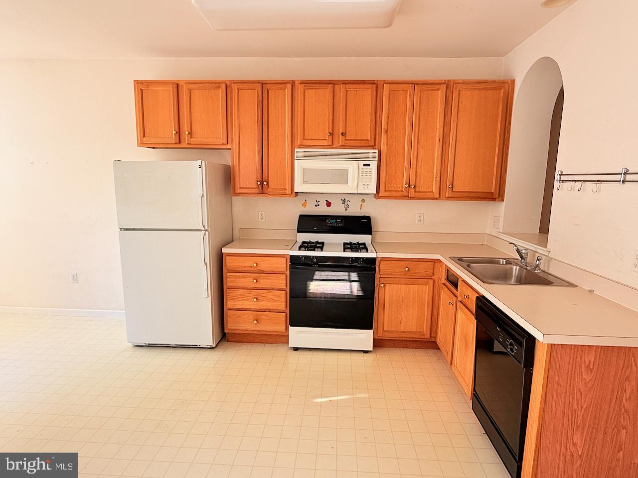 COUNTRY MEADOWS - Residential