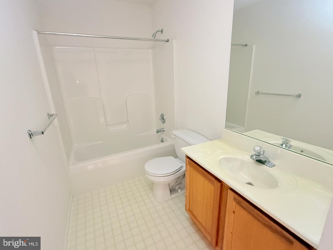 COUNTRY MEADOWS - Residential