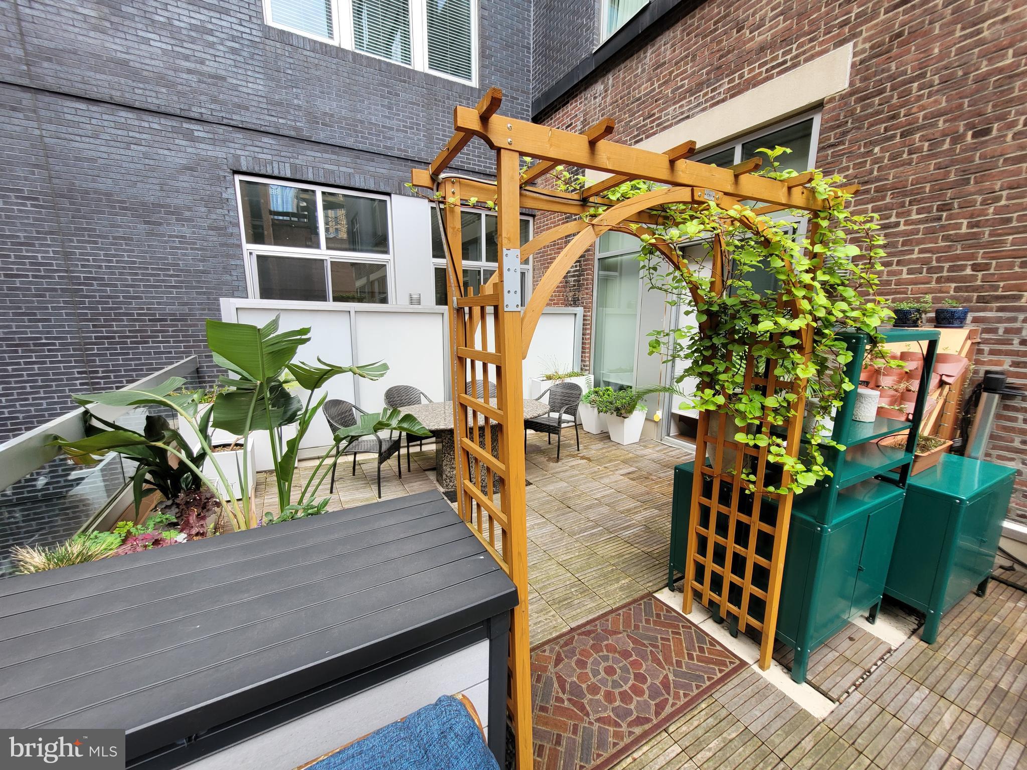 WASHINGTON SQ WEST - Residential