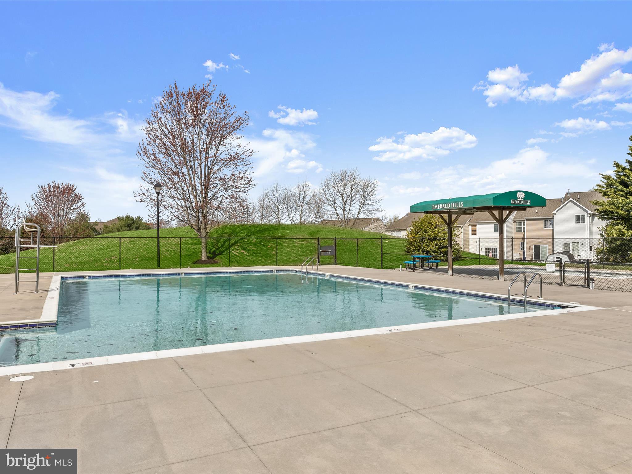 EMERALD HILLS - Residential