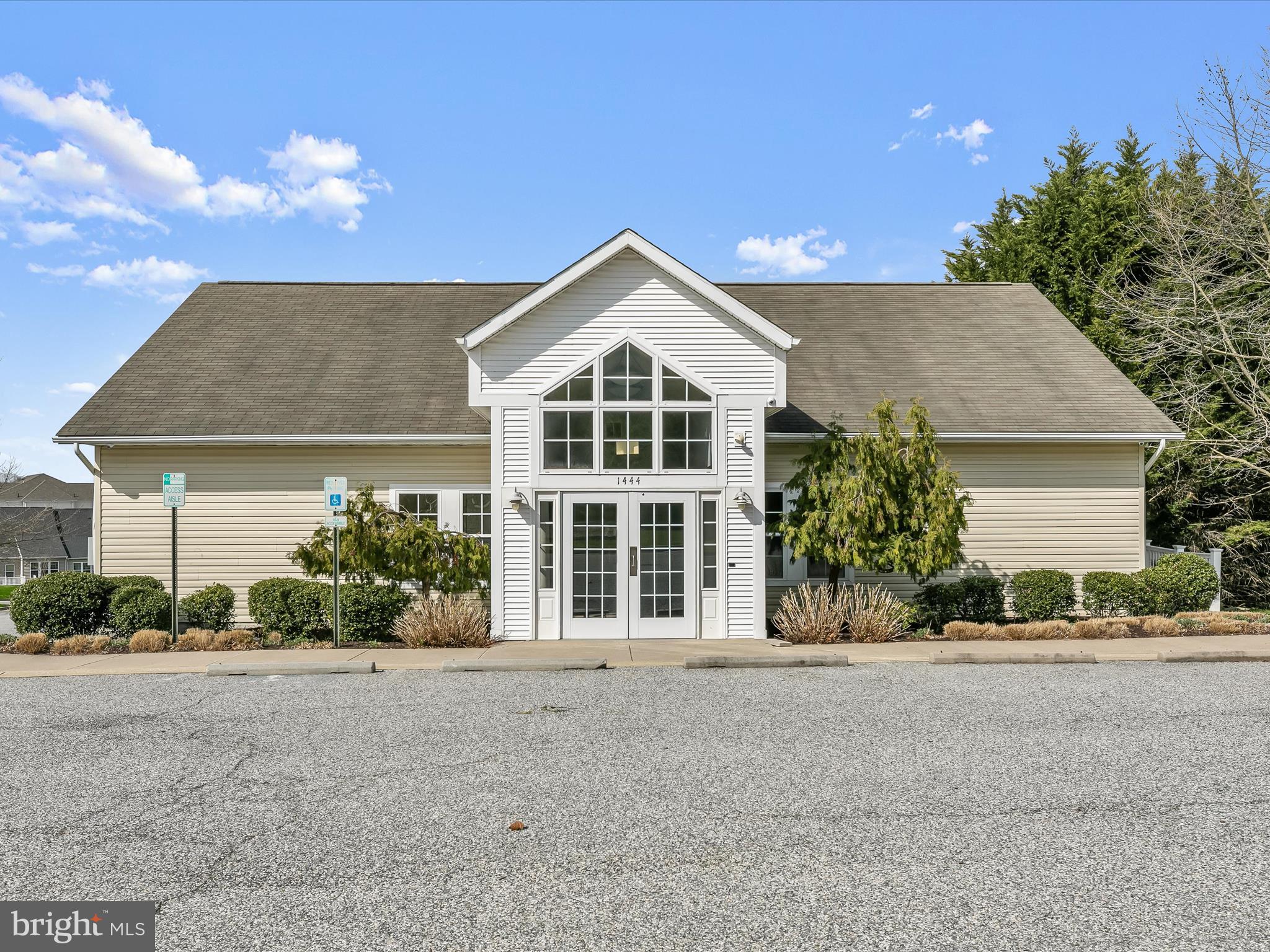 EMERALD HILLS - Residential