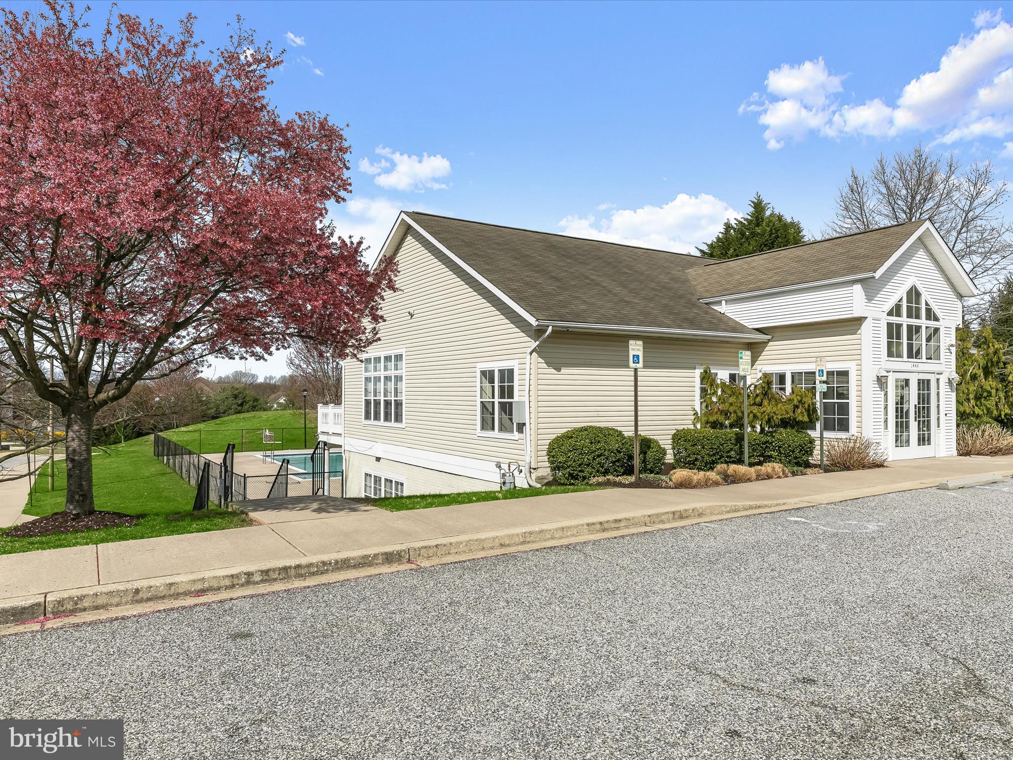 EMERALD HILLS - Residential
