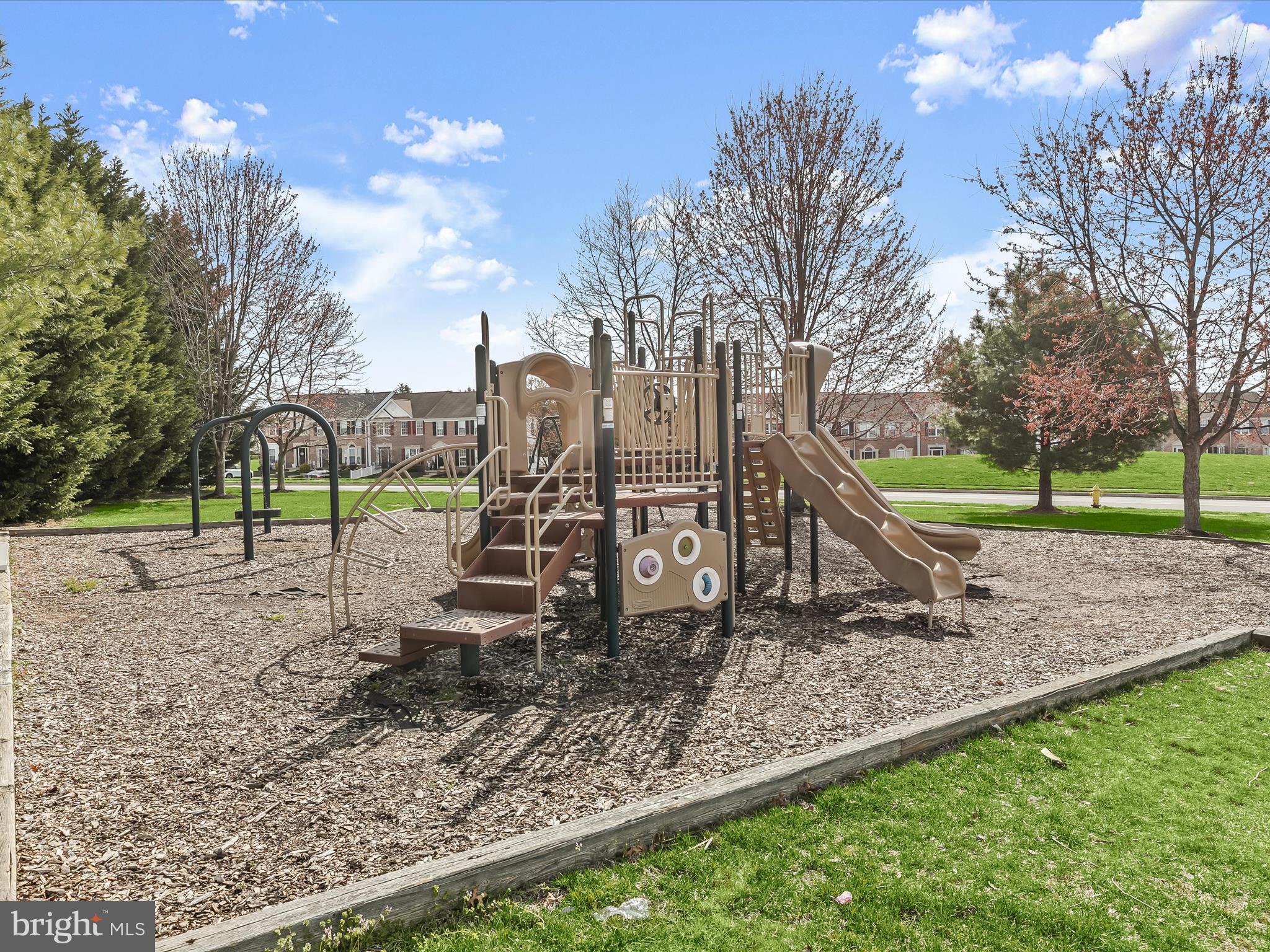 EMERALD HILLS - Residential