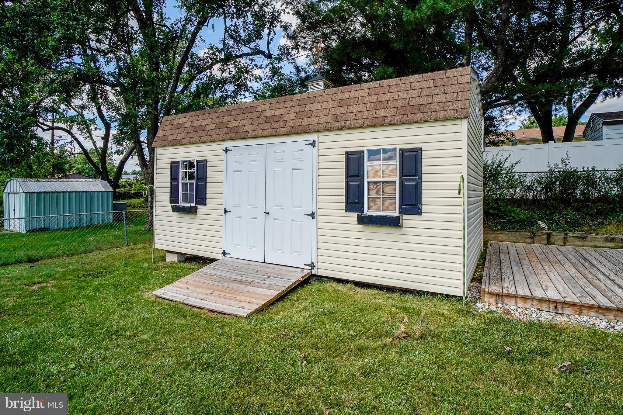 ARUNDEL HILLS - Residential