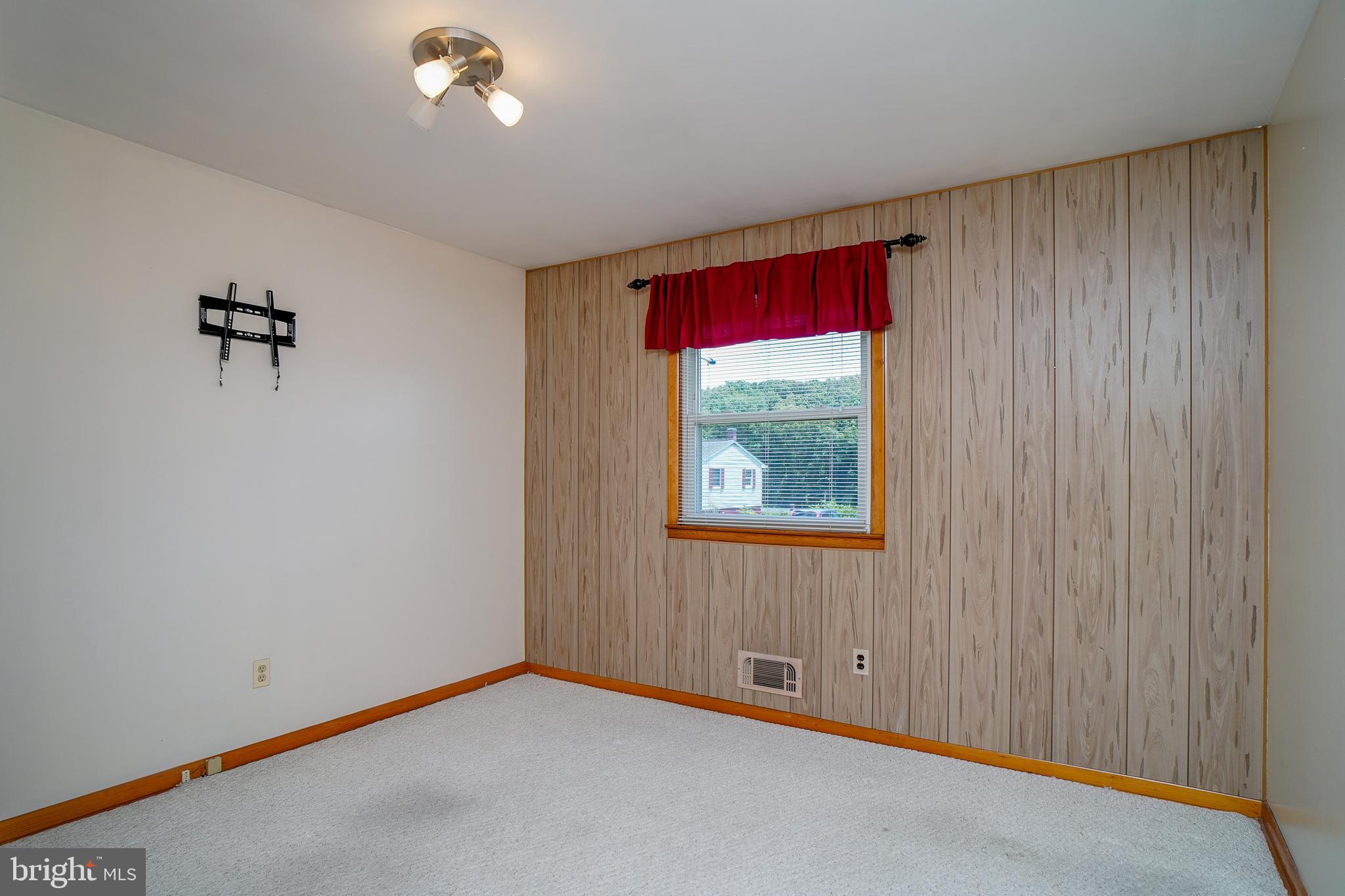 ARUNDEL HILLS - Residential