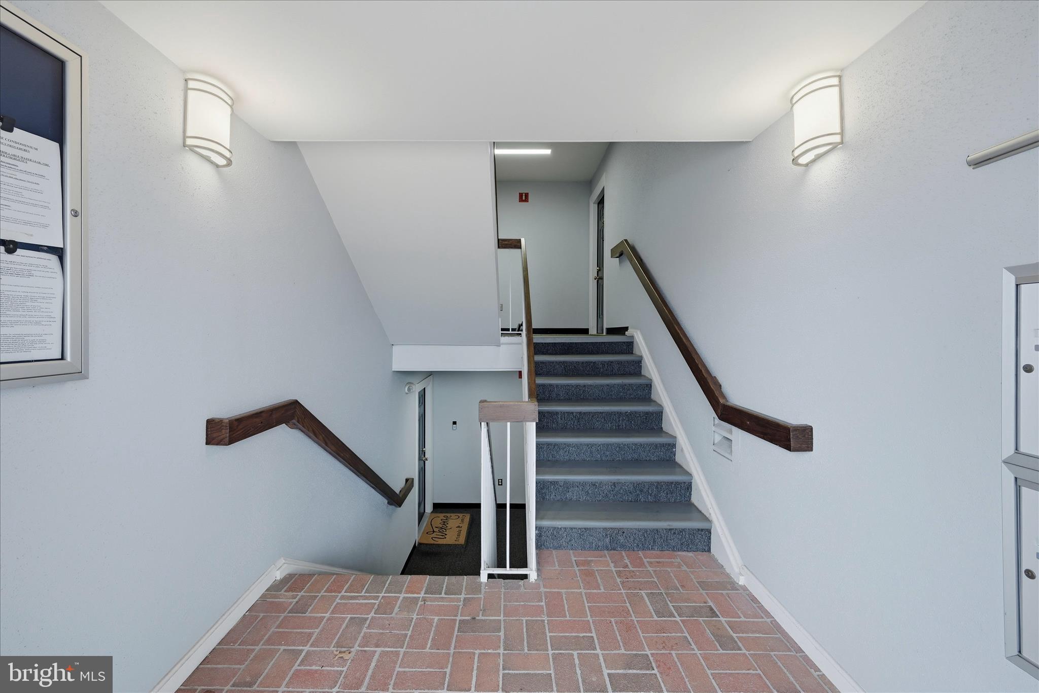 LAKESHORE - Residential