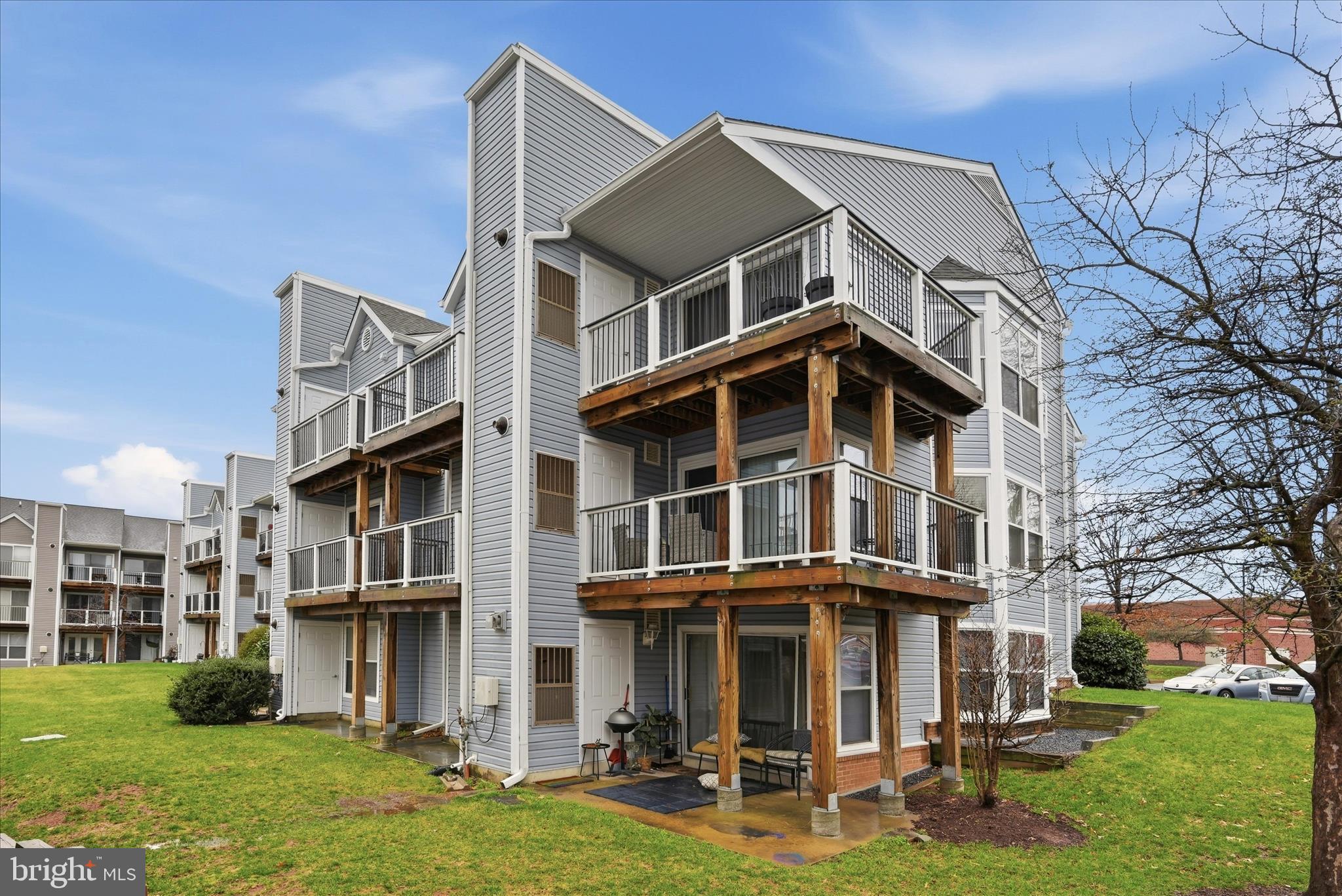 LAKESHORE - Residential