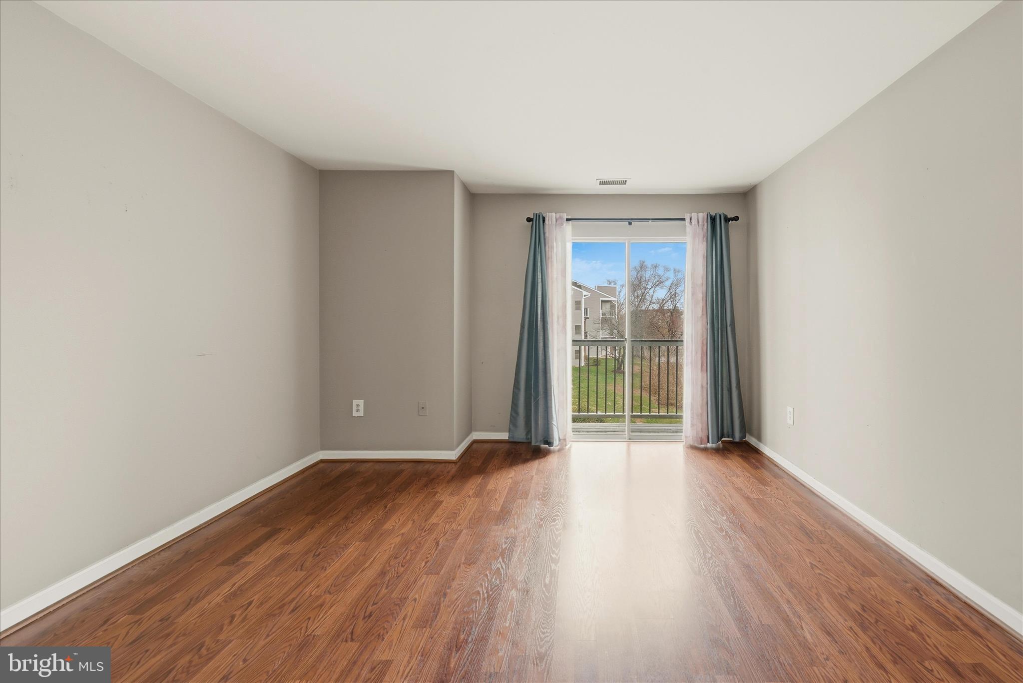 LAKESHORE - Residential