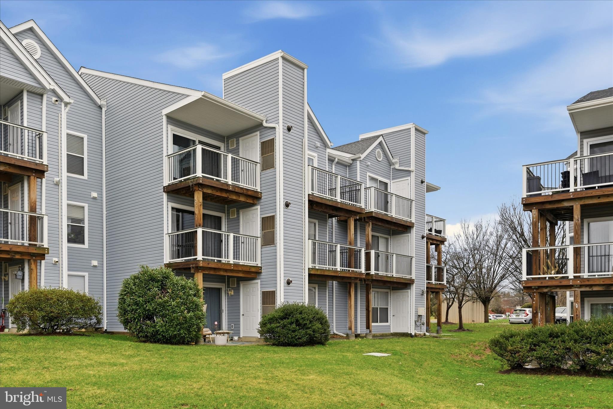 LAKESHORE - Residential