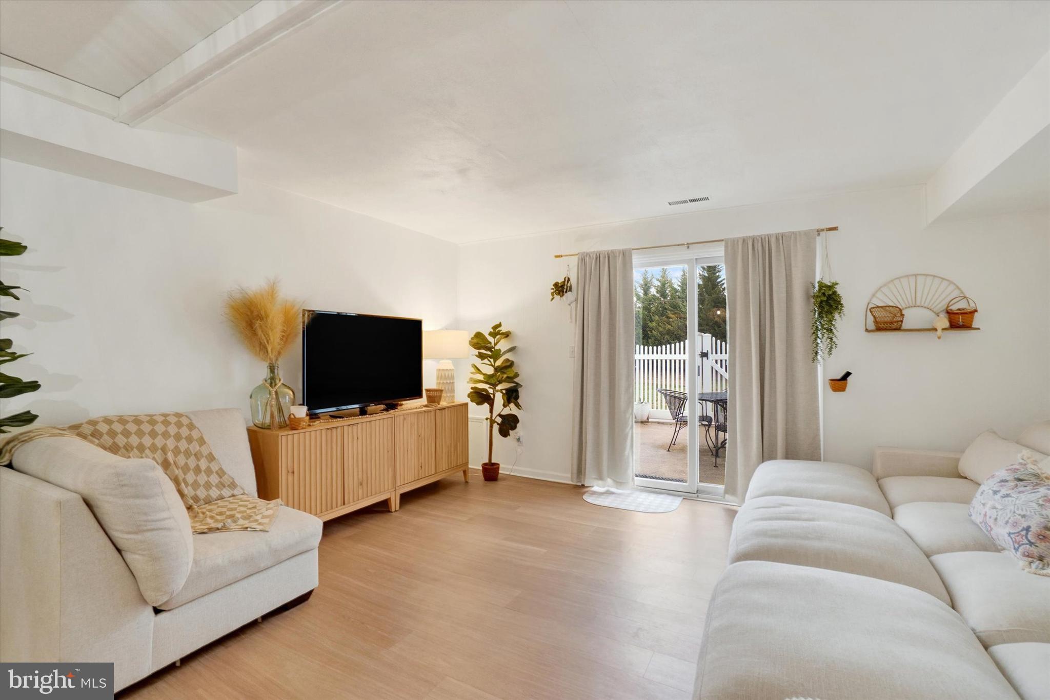 COLONY PARK CONDOS - Residential